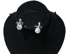 Gold earrings for girls with elegant finish